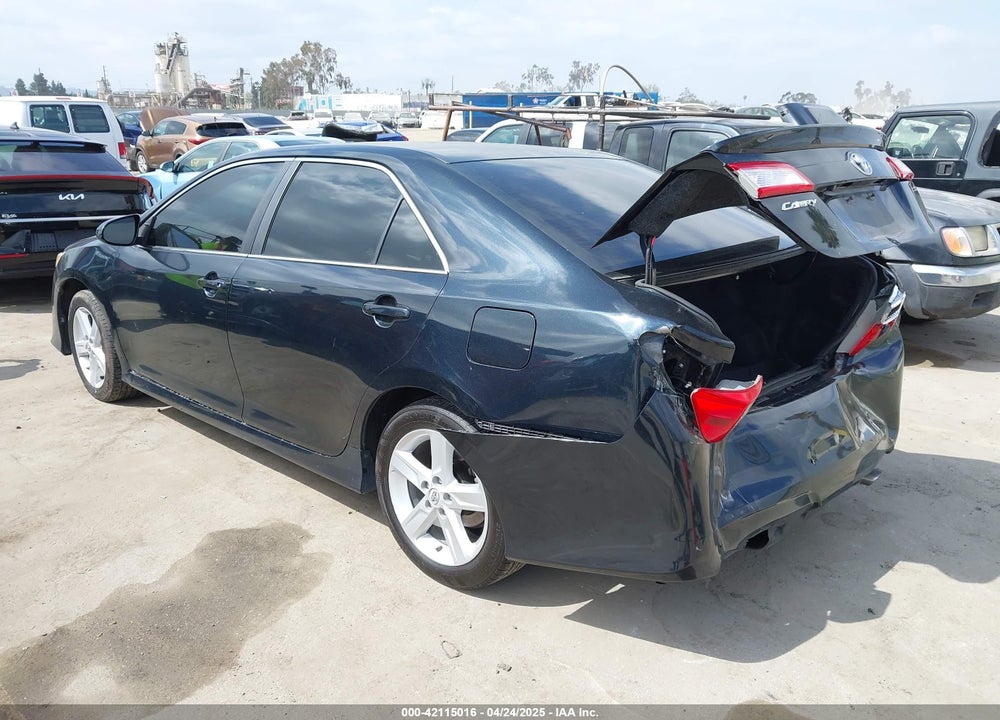 2014 TOYOTA CAMRY SE VIN: 4T1BF1FK5EU425389