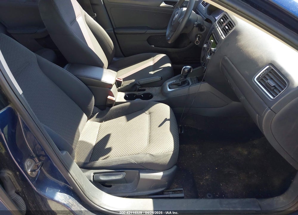 2014 VOLKSWAGEN JETTA VIN: 3VW2K7AJ4EM256582