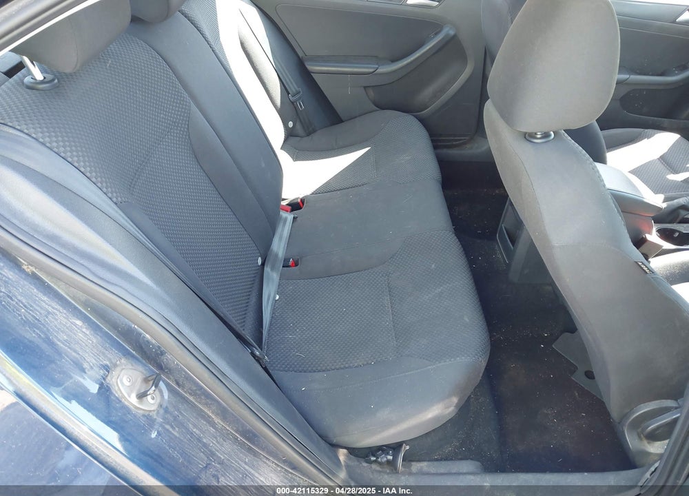 2014 VOLKSWAGEN JETTA VIN: 3VW2K7AJ4EM256582