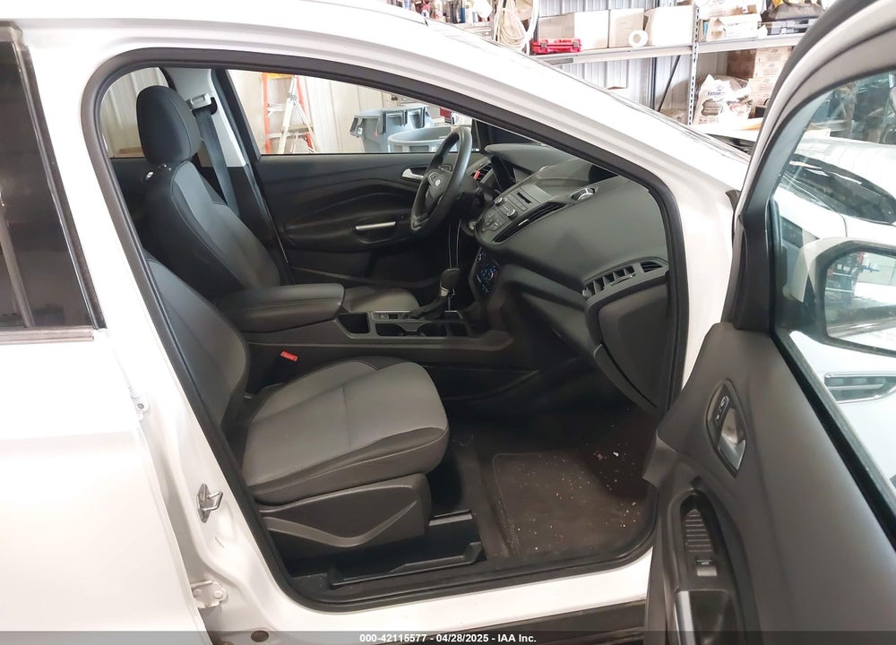 2017 FORD ESCAPE VIN: 1FMCU9GDXHUE39480