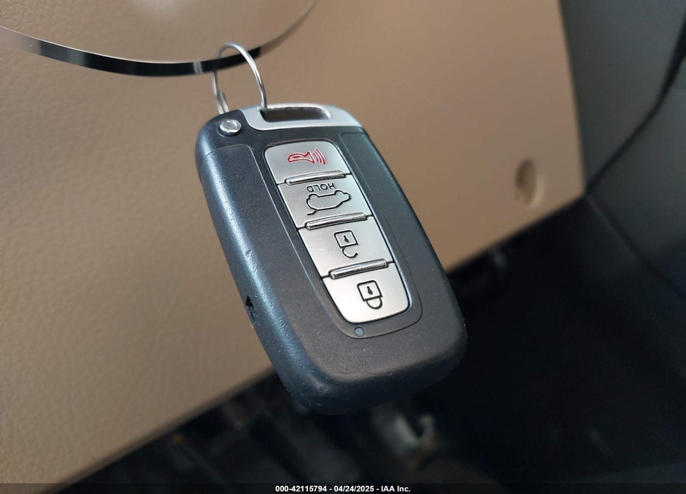 2011 KIA SORENTO EX VIN: 5XYKU3A18BG054634