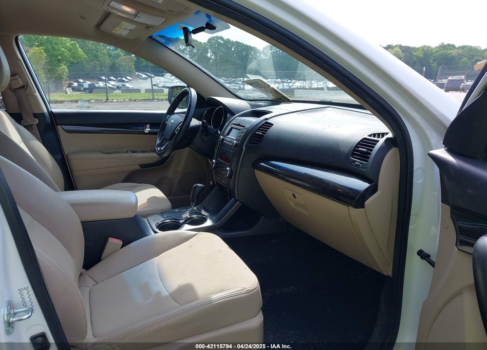2011 KIA SORENTO EX VIN: 5XYKU3A18BG054634