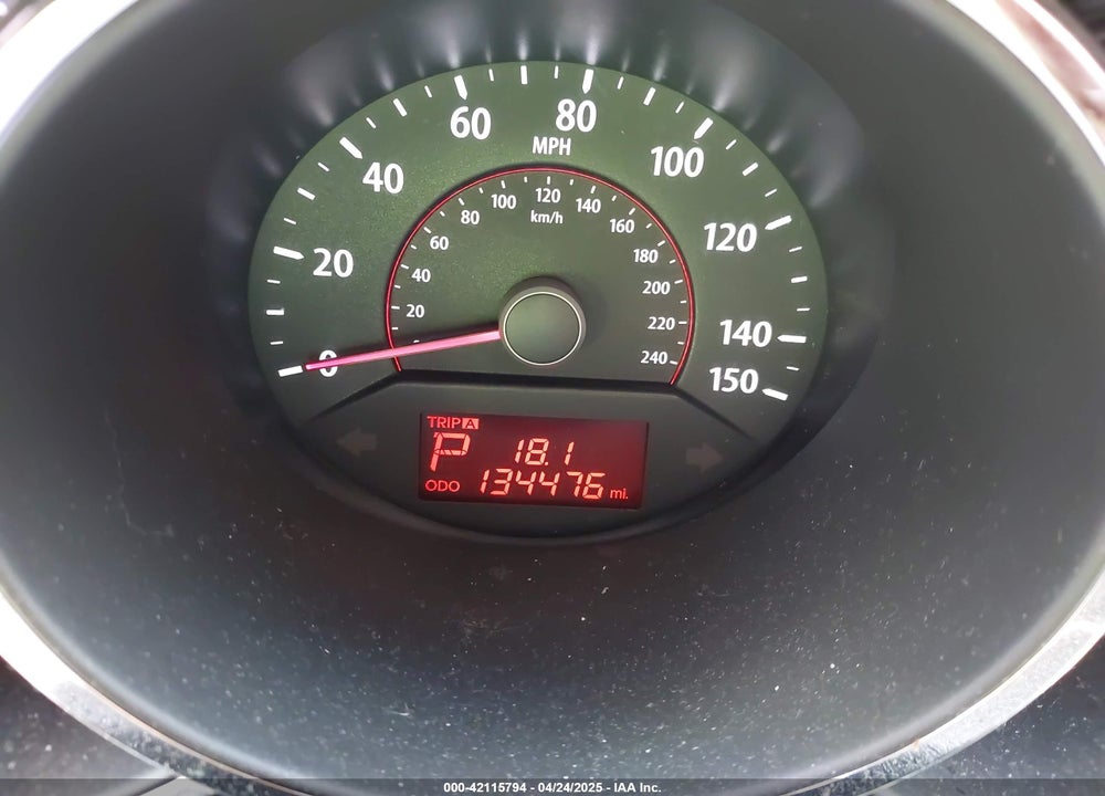 2011 KIA SORENTO EX VIN: 5XYKU3A18BG054634