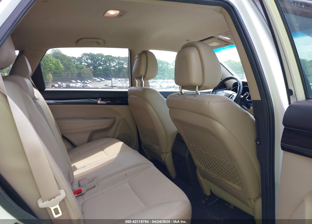 2011 KIA SORENTO EX VIN: 5XYKU3A18BG054634