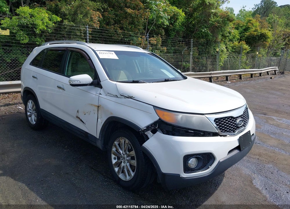 2011 KIA SORENTO EX VIN: 5XYKU3A18BG054634