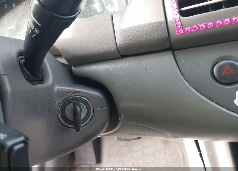 2002 TOYOTA CAMRY LE VIN: 4T1BE32K82U104088