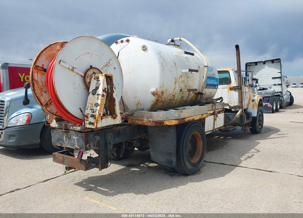 1995 FORD F800 VIN: 1FDXF80C8SVA63614