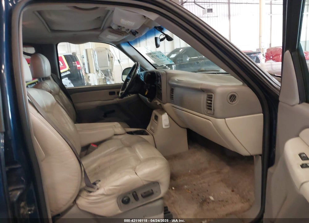 2002 CHEVROLET TAHOE LT VIN: 1GNEK13Z92R138450
