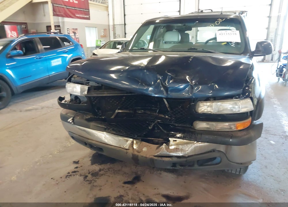 2002 CHEVROLET TAHOE LT VIN: 1GNEK13Z92R138450