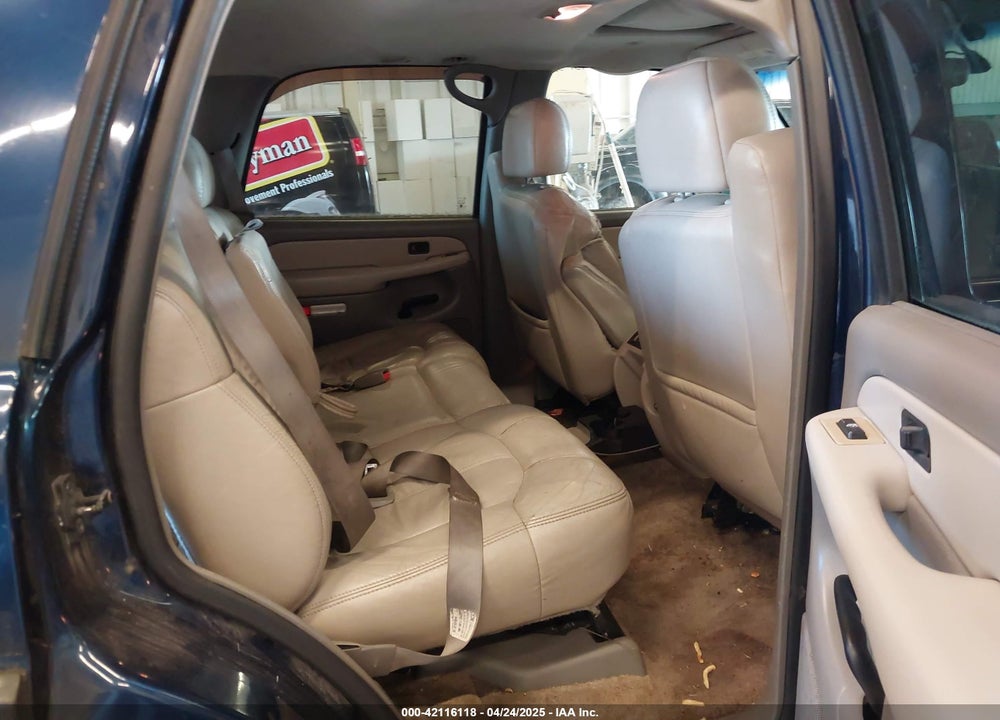 2002 CHEVROLET TAHOE LT VIN: 1GNEK13Z92R138450