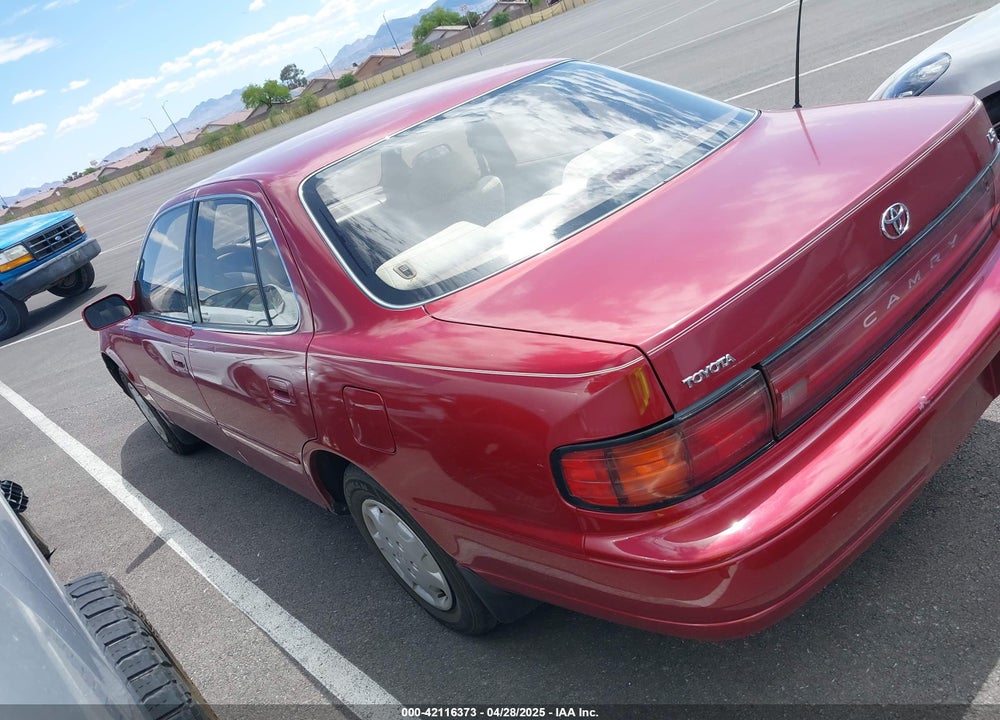 1994 TOYOTA CAMRY LE VIN: JT2SK12E0R0208645