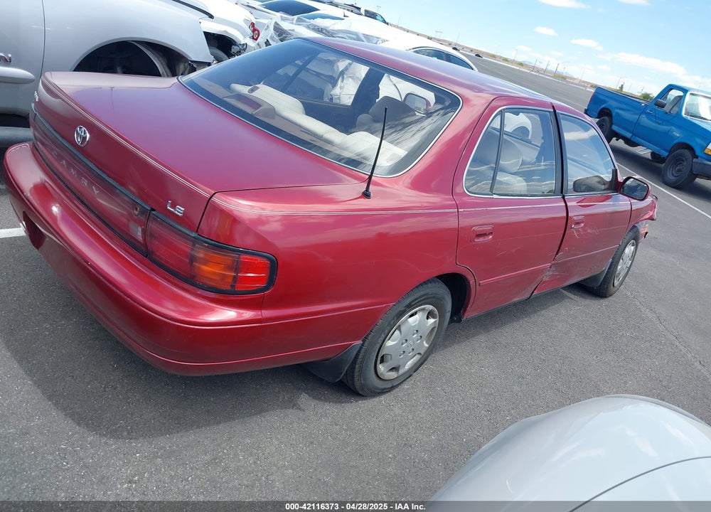 1994 TOYOTA CAMRY LE VIN: JT2SK12E0R0208645