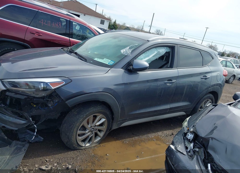 2018 HYUNDAI TUCSON VIN: KM8J3CA41JU680169