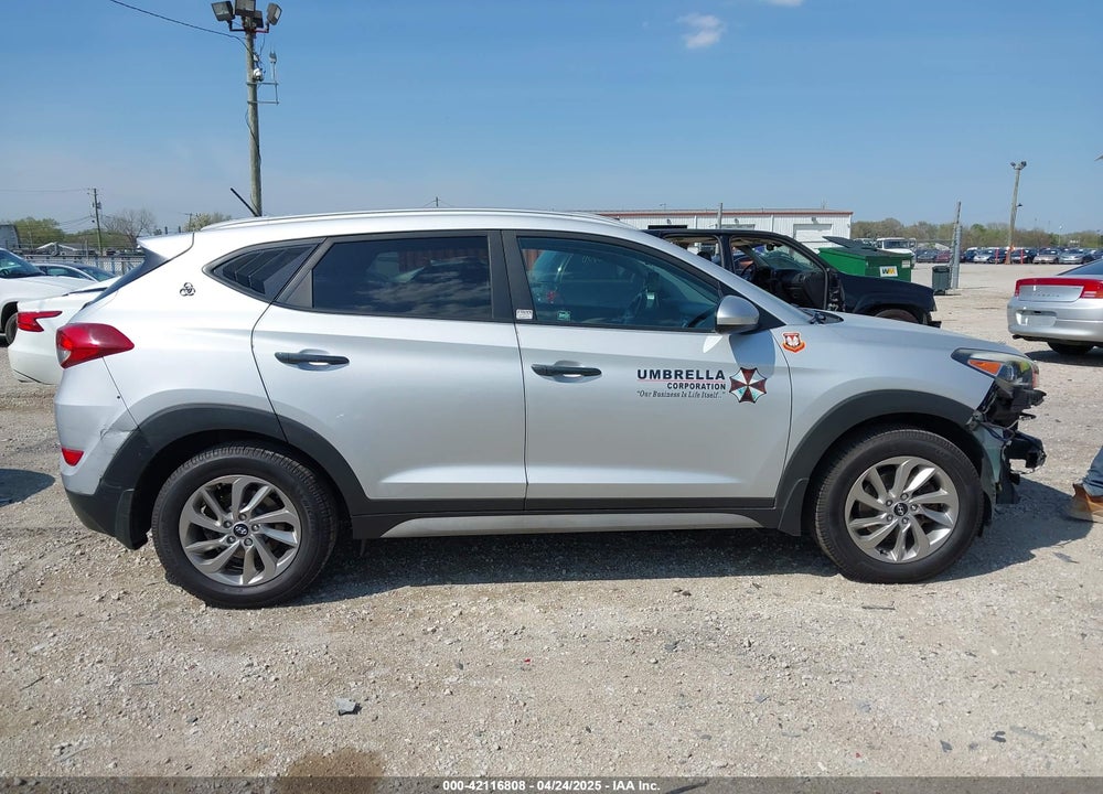 2017 HYUNDAI TUCSON VIN: KM8J3CA49HU415672