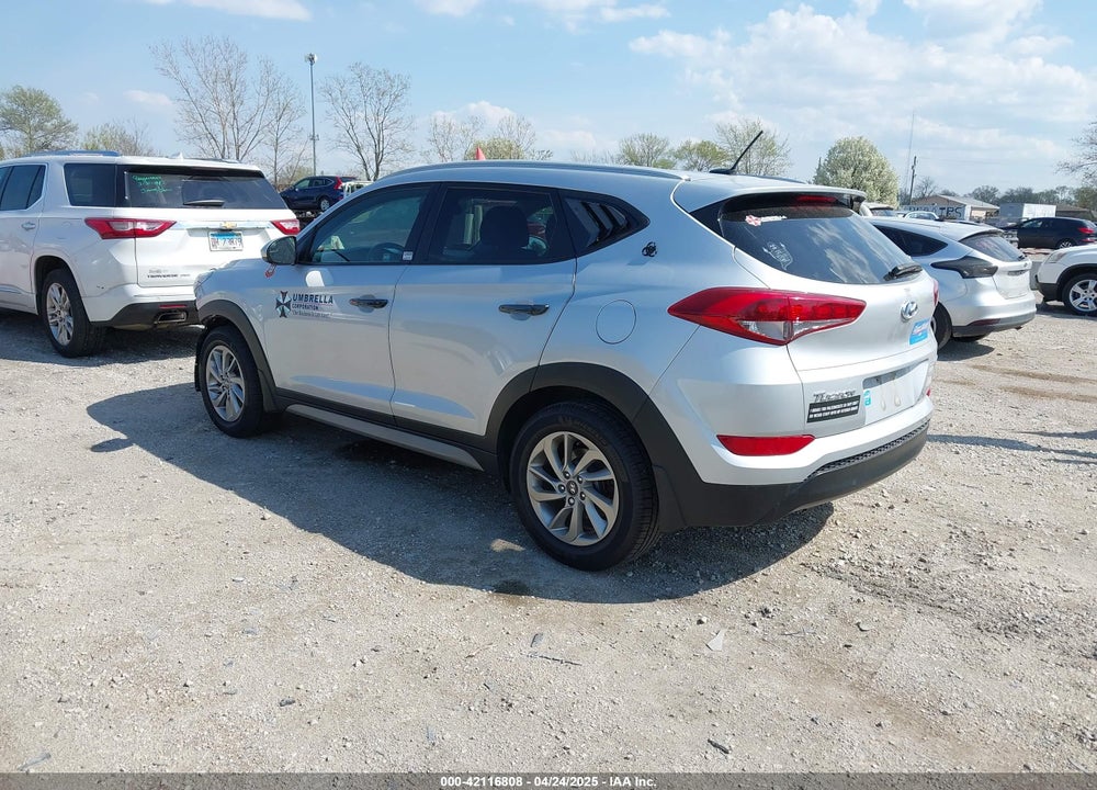 2017 HYUNDAI TUCSON VIN: KM8J3CA49HU415672