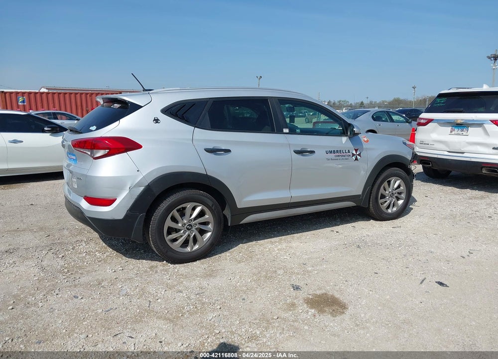 2017 HYUNDAI TUCSON VIN: KM8J3CA49HU415672