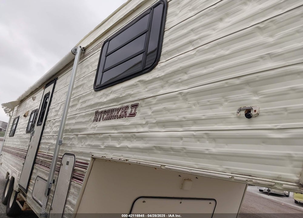 1993 NU-WA HITCHHIKER II 5TH WHEEL TRAVEL TRAILER VIN: 1C932JN03PB020130