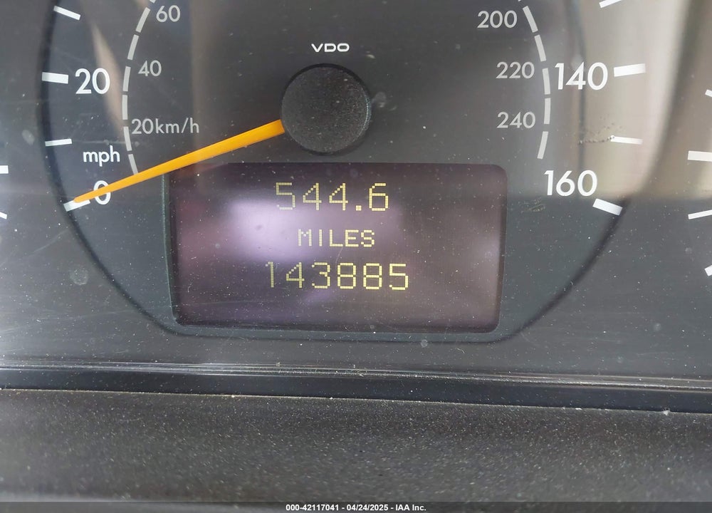 2001 MERCEDES-BENZ E 320 VIN: WDBJF65J71B245423