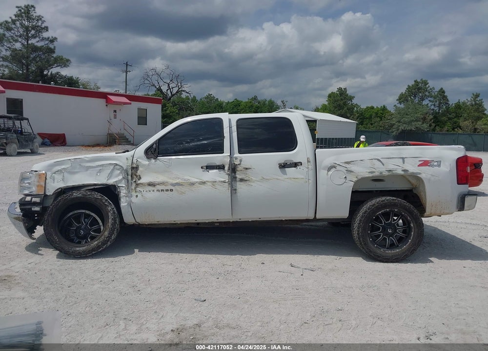 2013 CHEVROLET SILVERADO 1500 LT VIN: 3GCPKSE79DG208518