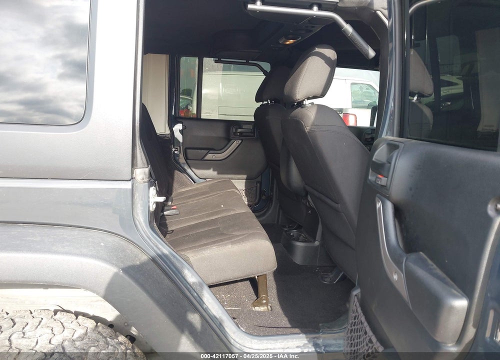 2017 JEEP WRANGLER UNLIMITED SPORT 4X4 VIN: 1C4BJWDG8HL682622