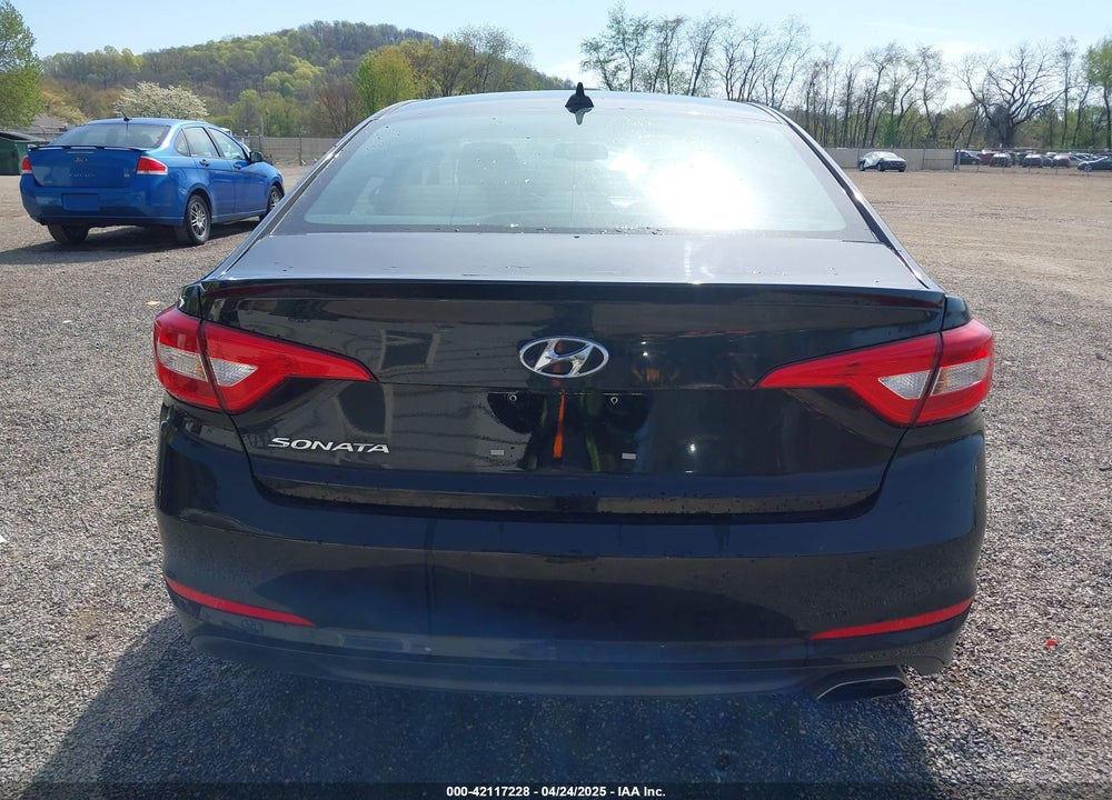 2017 HYUNDAI SONATA VIN: 5NPE24AF2HH572583