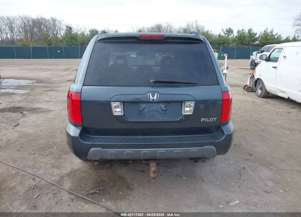 2004 HONDA PILOT EX VIN: 5FNYF18464B009145