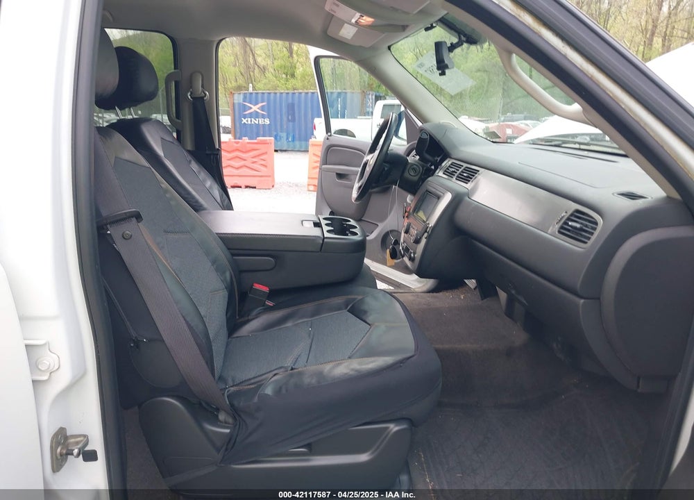 2010 CHEVROLET TAHOE LS VIN: 1GNUKAE02AR288635