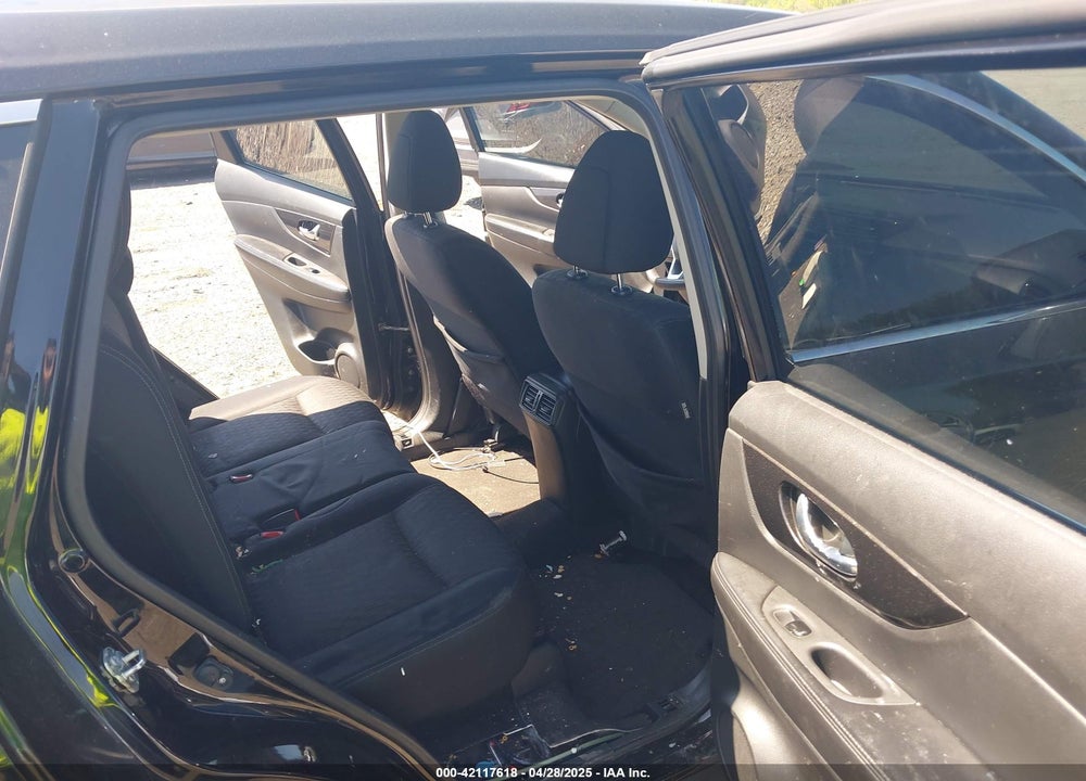 2018 NISSAN ROGUE S VIN: JN8AT2MT3JW451180