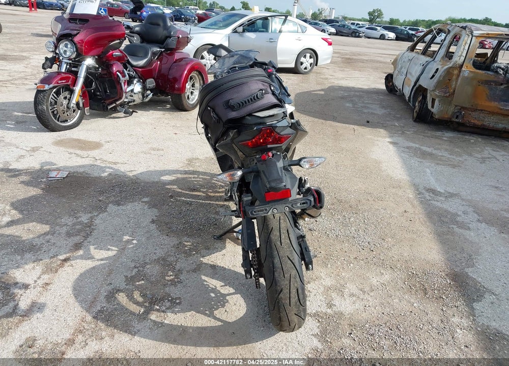 2022 KAWASAKI EX400 VIN: JKAEXKH17NDAH5071