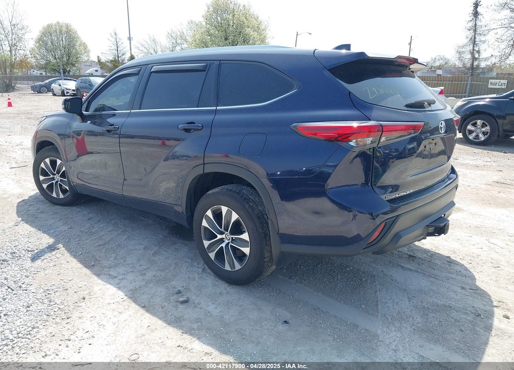 2021 TOYOTA HIGHLANDER XLE VIN: 5TDGZRBH4MS543611