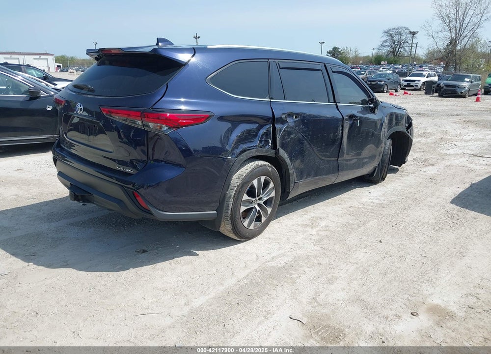2021 TOYOTA HIGHLANDER XLE VIN: 5TDGZRBH4MS543611