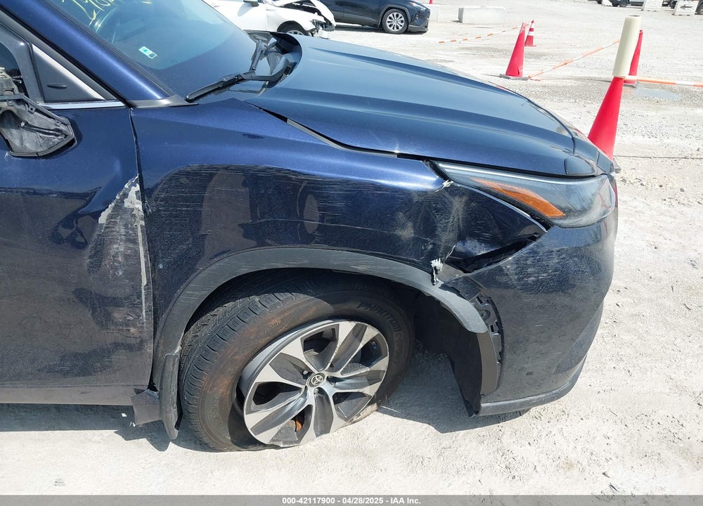 2021 TOYOTA HIGHLANDER XLE VIN: 5TDGZRBH4MS543611