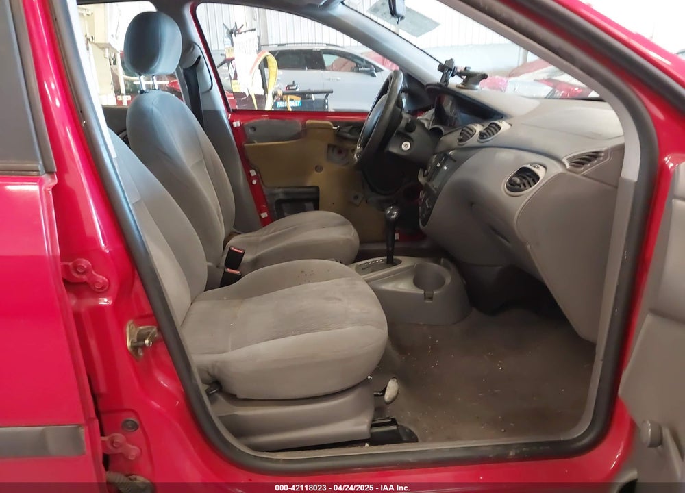 2001 FORD FOCUS LX VIN: 1FAFP33P41W325156