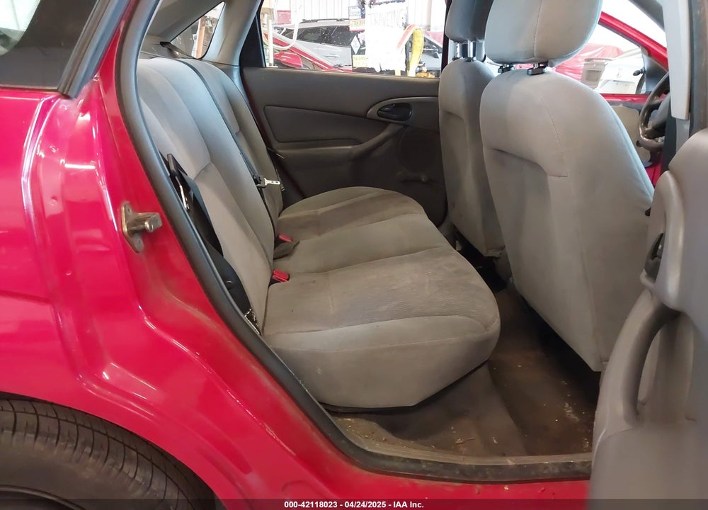 2001 FORD FOCUS LX VIN: 1FAFP33P41W325156