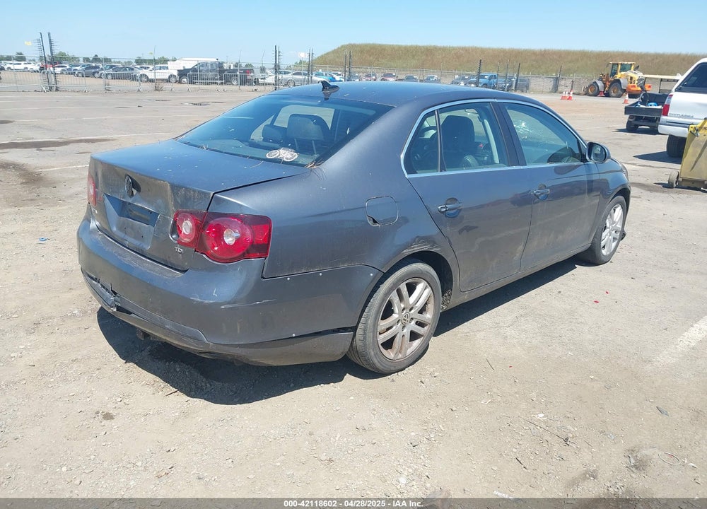 2009 VOLKSWAGEN JETTA VIN: 3VWRL71K89M135838