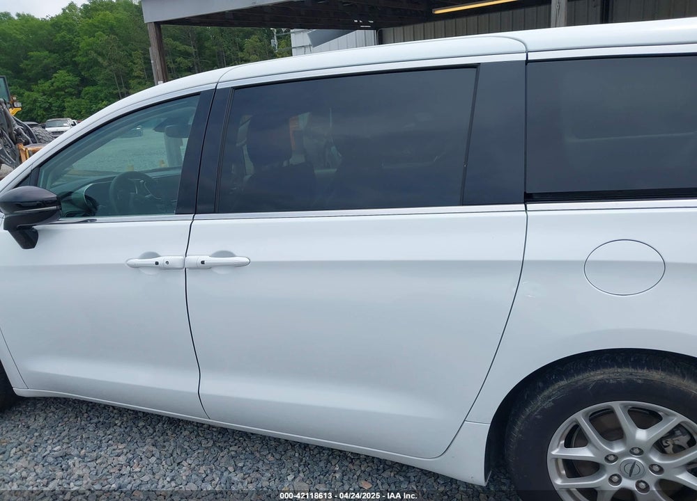 2024 CHRYSLER PACIFICA TOURING L VIN: 2C4RC1BG6RR116594