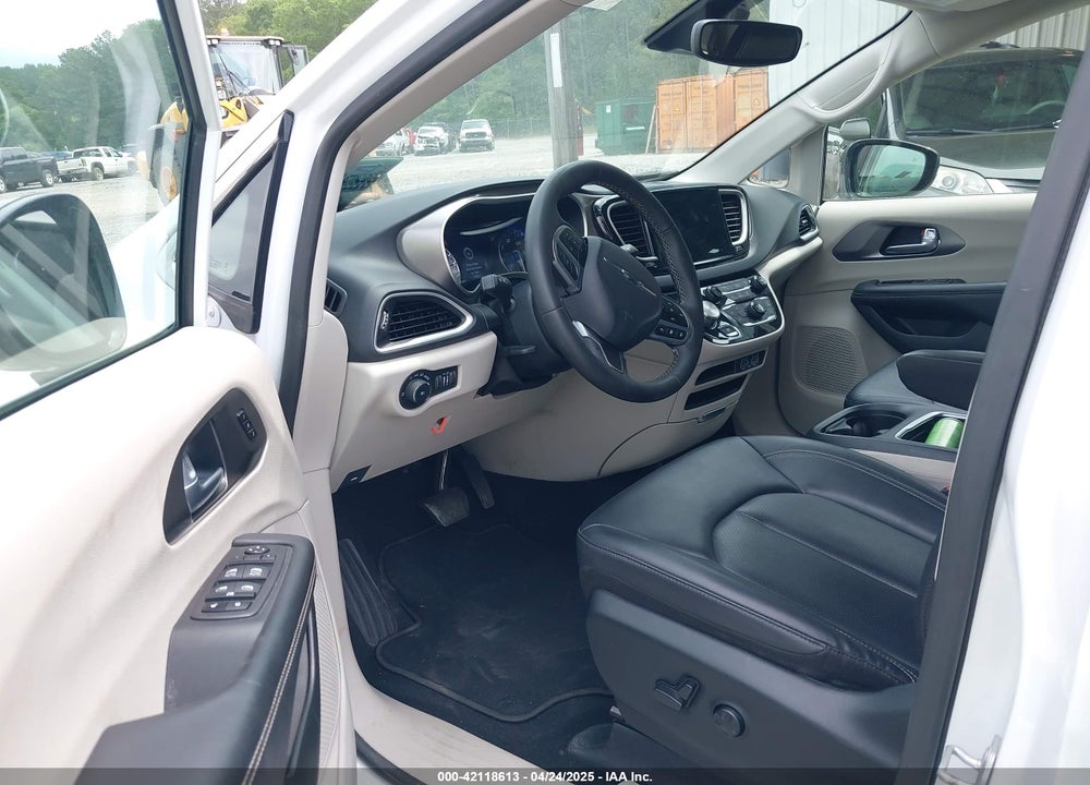 2024 CHRYSLER PACIFICA TOURING L VIN: 2C4RC1BG6RR116594