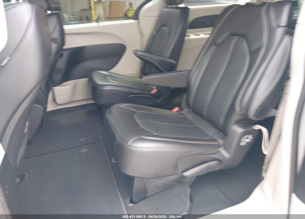 2024 CHRYSLER PACIFICA TOURING L VIN: 2C4RC1BG6RR116594