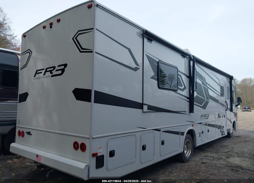 2024 FOREST RIVER N/A VIN: 1F66F5DN3P0A08764