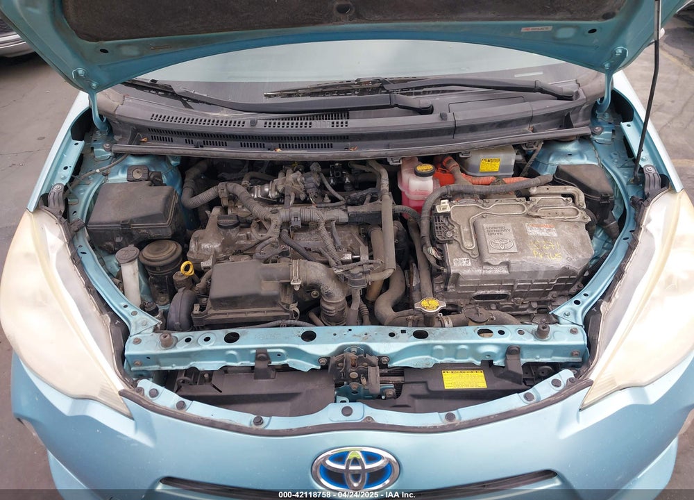 2013 TOYOTA PRIUS C THREE VIN: JTDKDTB38D1051428