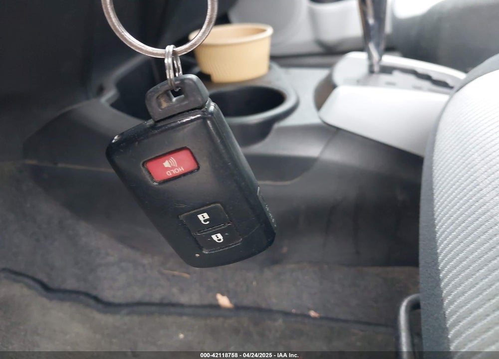 2013 TOYOTA PRIUS C THREE VIN: JTDKDTB38D1051428