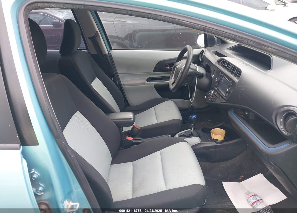 2013 TOYOTA PRIUS C THREE VIN: JTDKDTB38D1051428
