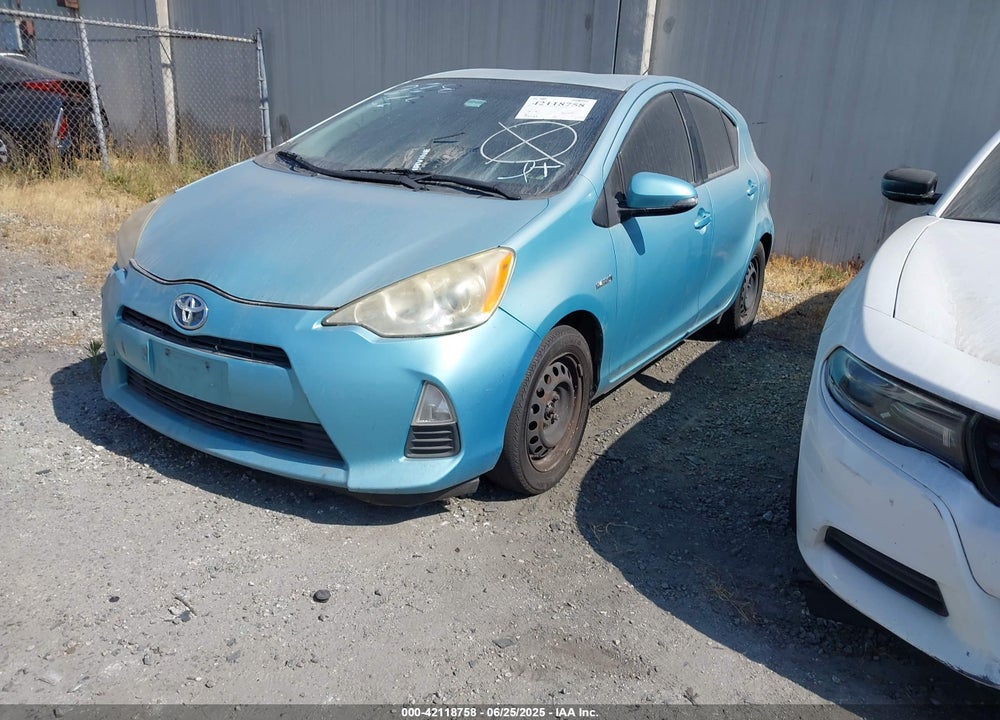 2013 TOYOTA PRIUS C THREE VIN: JTDKDTB38D1051428