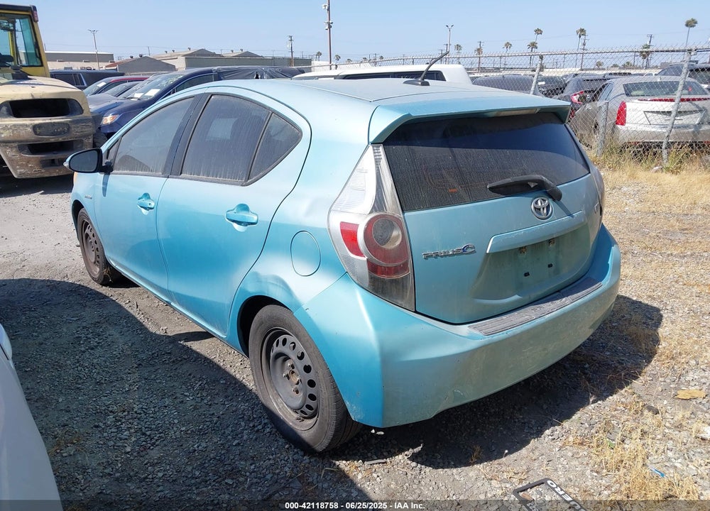 2013 TOYOTA PRIUS C THREE VIN: JTDKDTB38D1051428