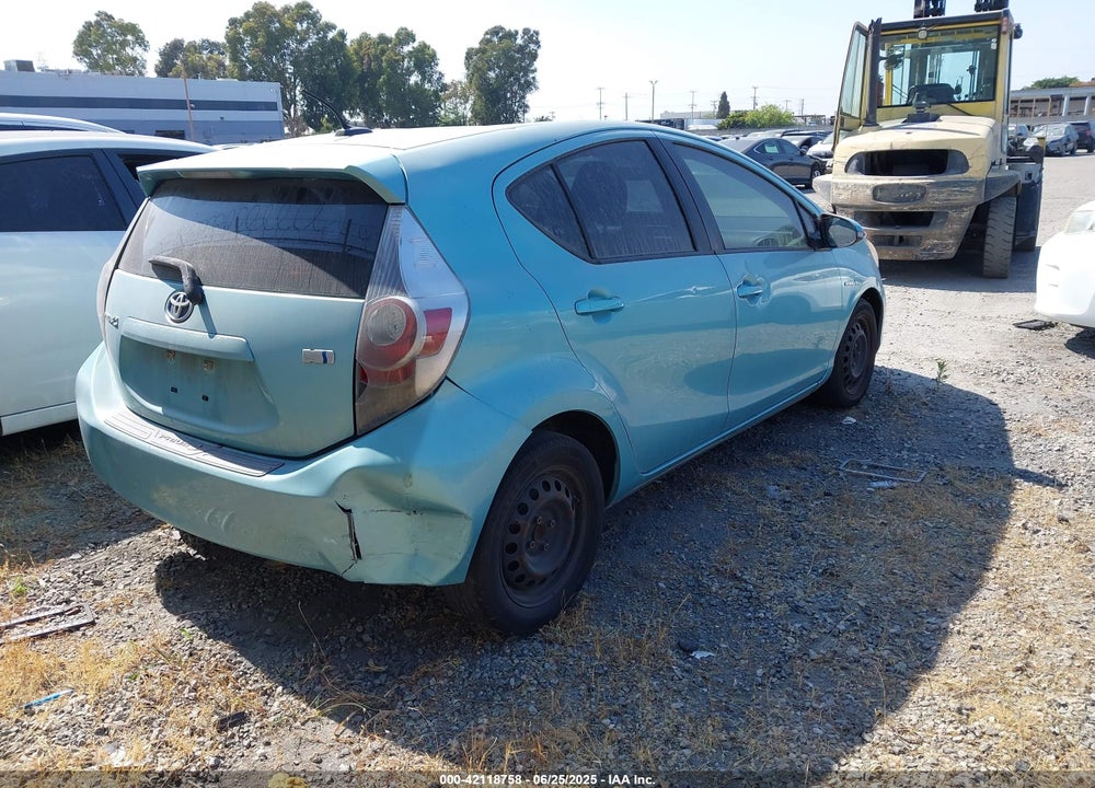 2013 TOYOTA PRIUS C THREE VIN: JTDKDTB38D1051428