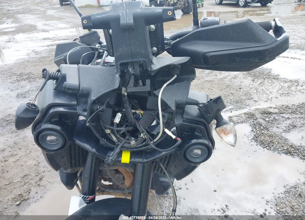 2022 HUSQVARNA NORDEN 901 VIN: VBKUN6404NM830057