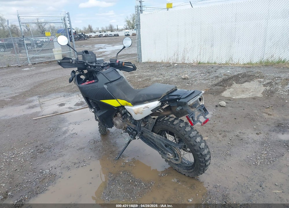 2022 HUSQVARNA NORDEN 901 VIN: VBKUN6404NM830057
