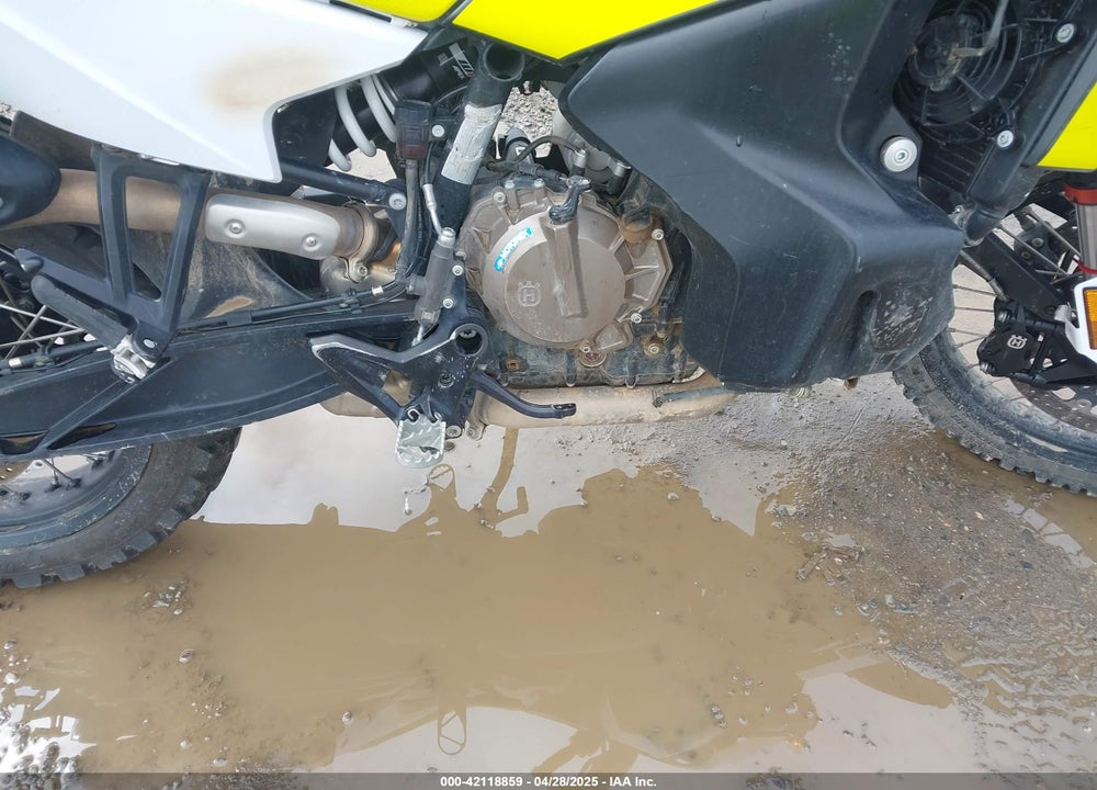 2022 HUSQVARNA NORDEN 901 VIN: VBKUN6404NM830057