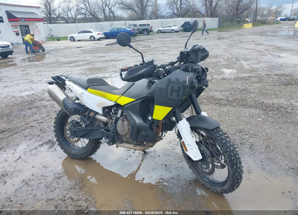 2022 HUSQVARNA NORDEN 901 VIN: VBKUN6404NM830057