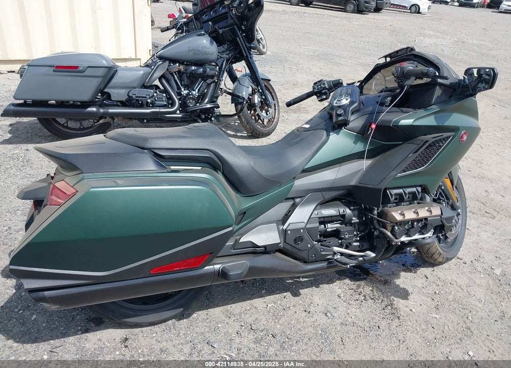 2024 HONDA GL1800 B VIN: JH2SC7943RK600020